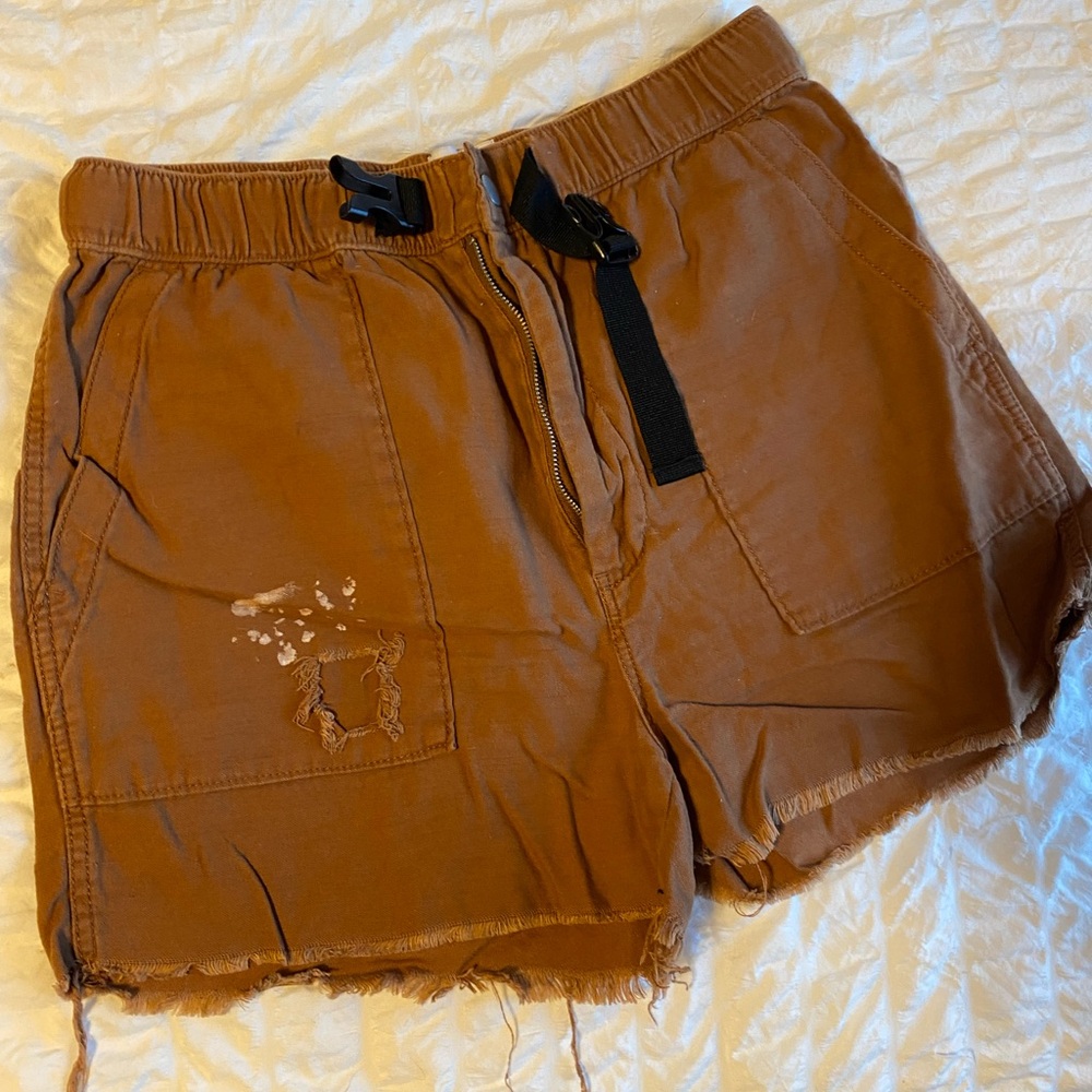 Urban Outfitters Cargo-like shorts - L